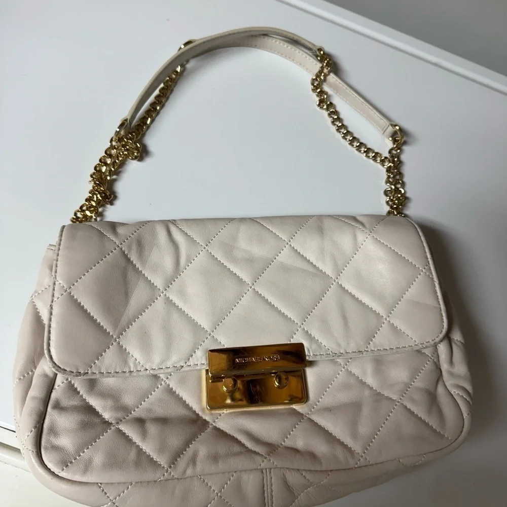 Michael Kors Small Quilted Leather Shoulder Bag - Off-White channel vibe - Picture 7 of 17